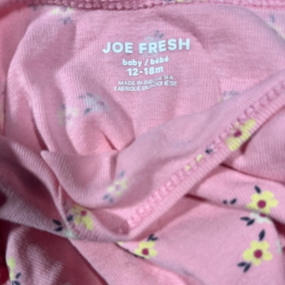 4/$20 Joe Fresh Light Pink Floral Onesie - Picture 4 of 4